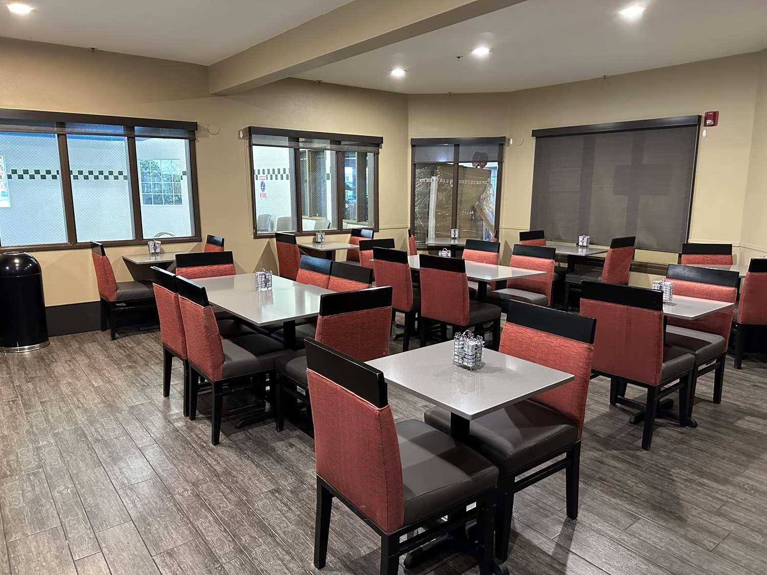 Best Western Columbia River Waterfront Hotel Астория Экстерьер фото