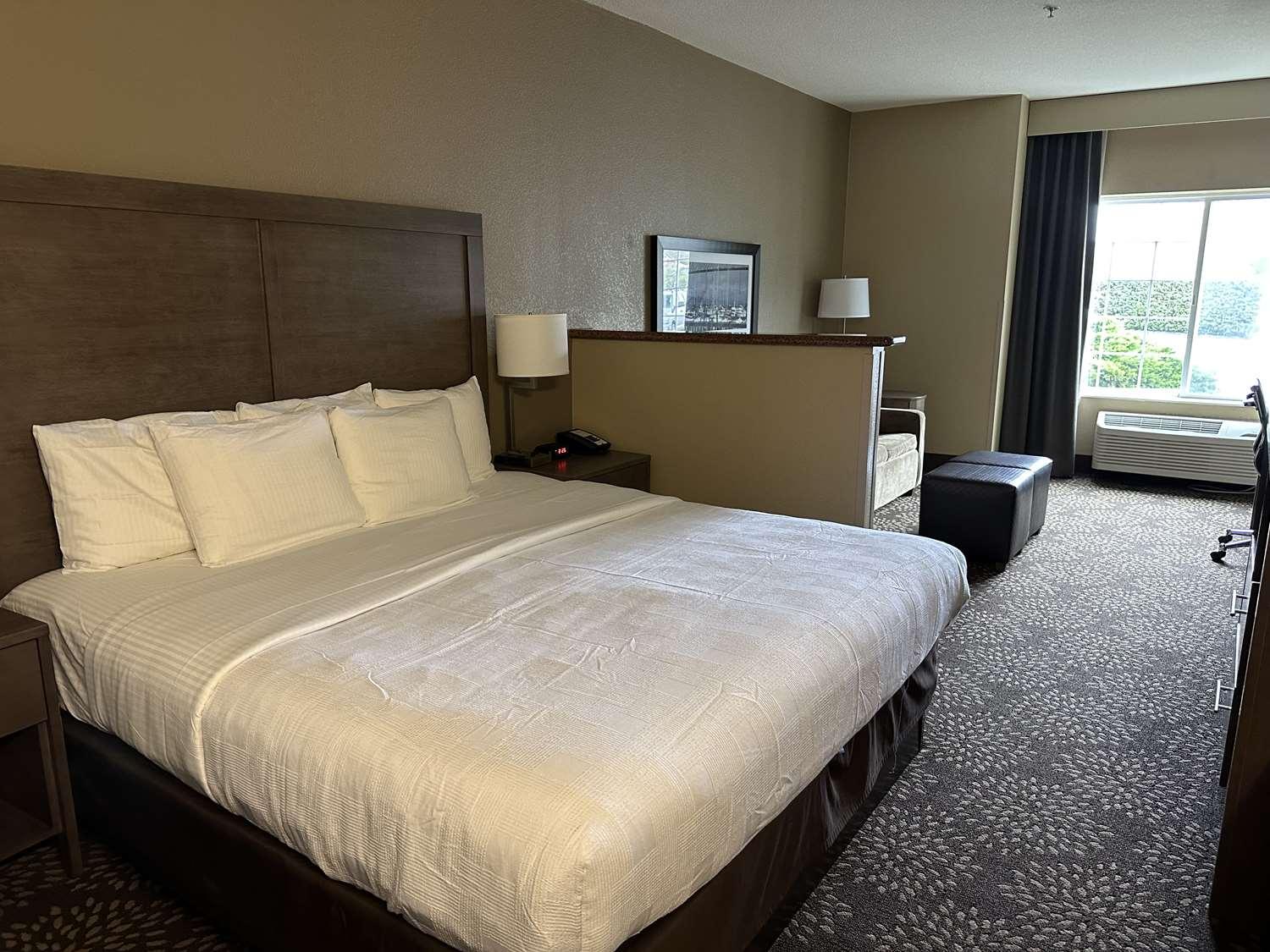 Best Western Columbia River Waterfront Hotel Астория Экстерьер фото