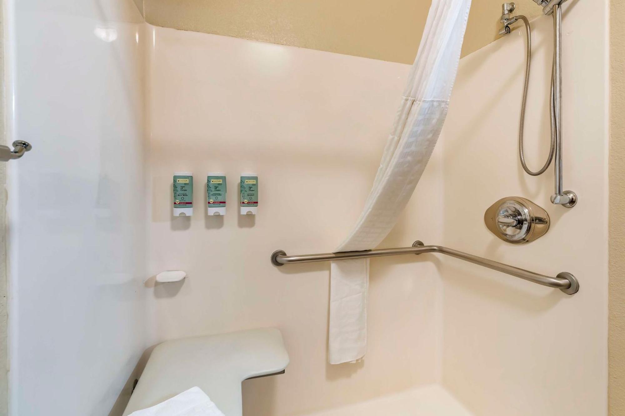 Best Western Columbia River Waterfront Hotel Астория Экстерьер фото