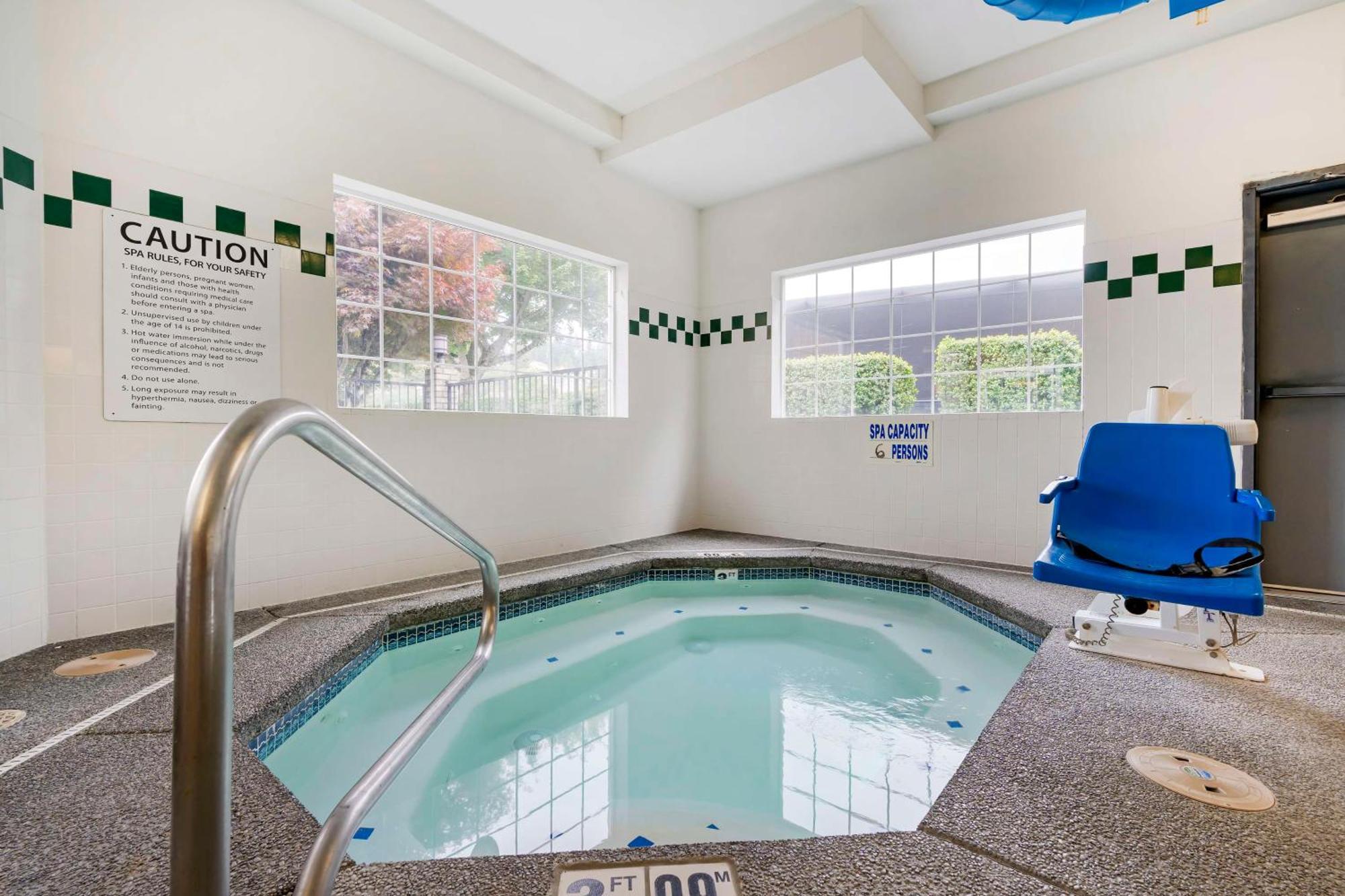 Best Western Columbia River Waterfront Hotel Астория Экстерьер фото