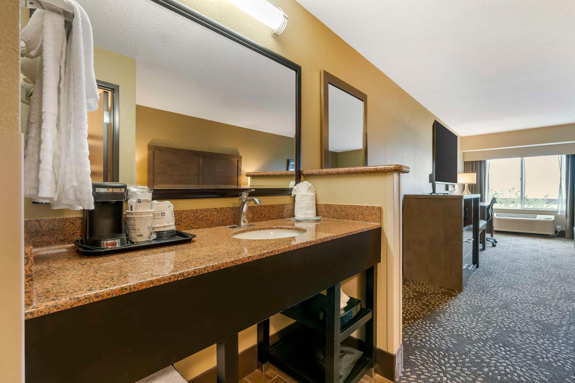 Best Western Columbia River Waterfront Hotel Астория Экстерьер фото