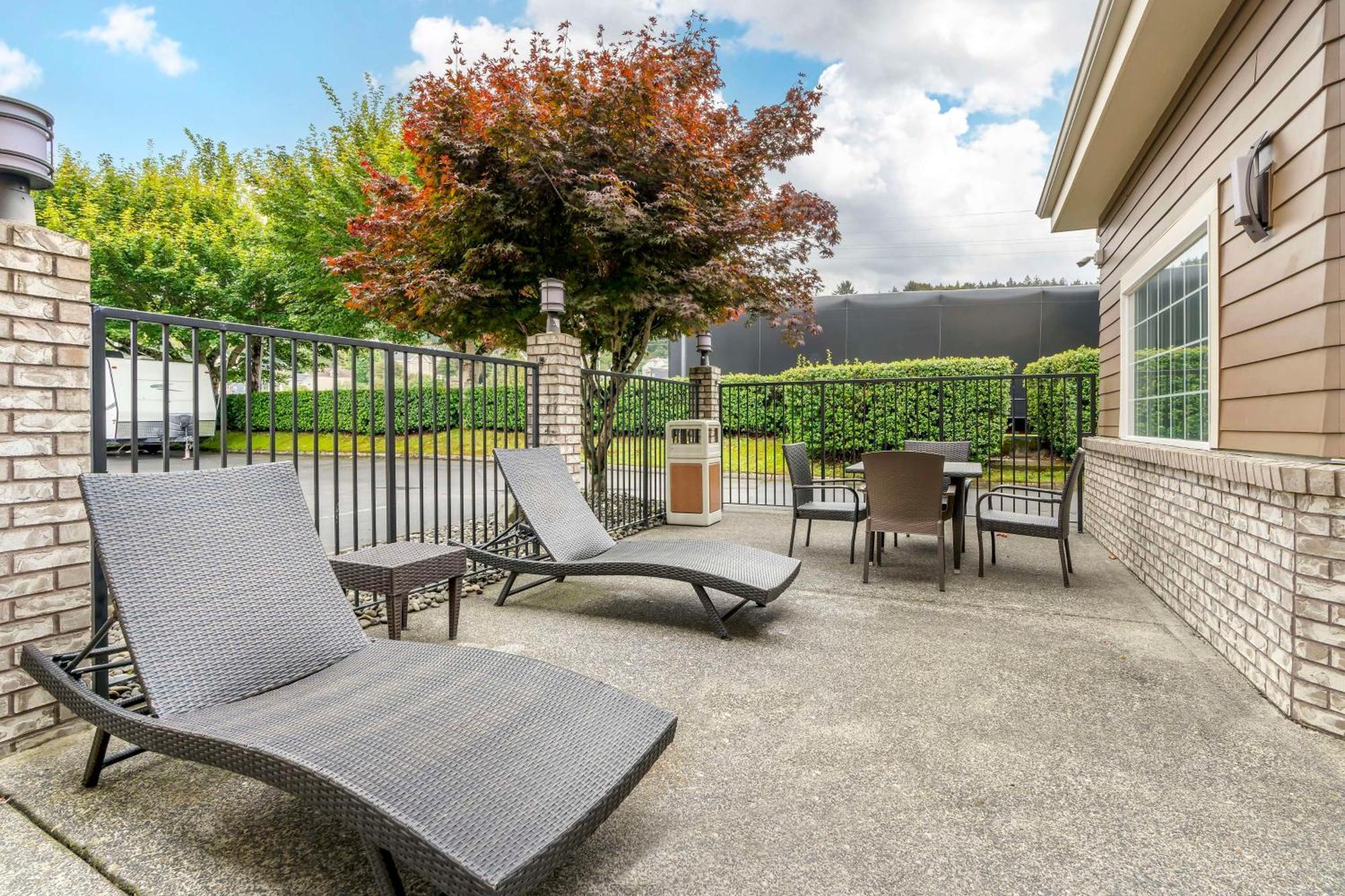 Best Western Columbia River Waterfront Hotel Астория Экстерьер фото