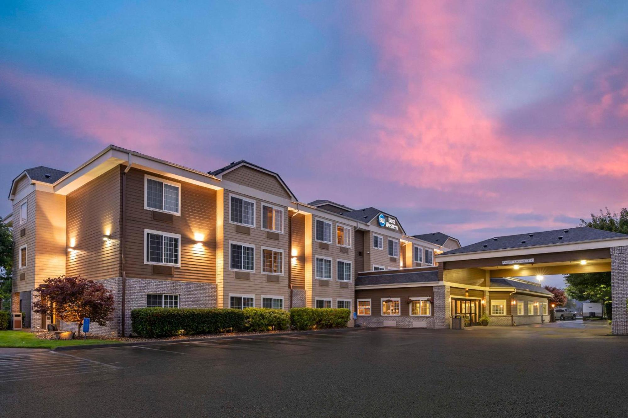 Best Western Columbia River Waterfront Hotel Астория Экстерьер фото